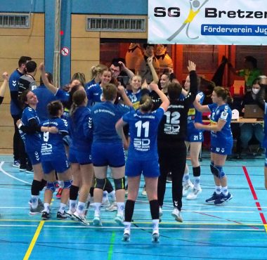 Bald geht es wieder los. Jubelnde ISCHN